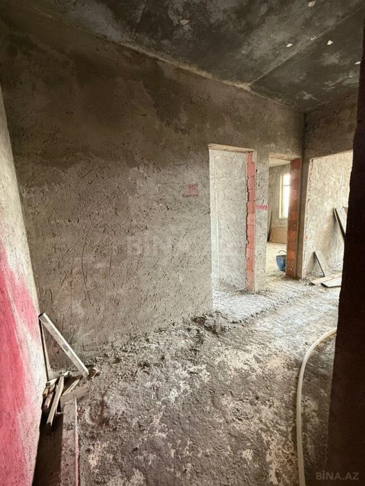Satılır 4 otaqlı mənzil 150 m²