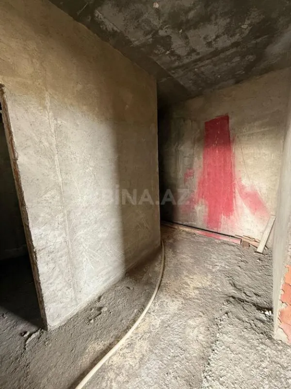 Satılır 4 otaqlı mənzil 150 m²