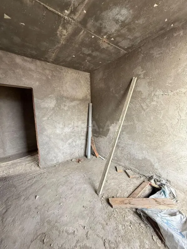 Satılır 4 otaqlı mənzil 150 m²