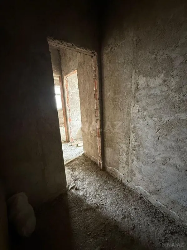 Satılır 4 otaqlı mənzil 150 m²