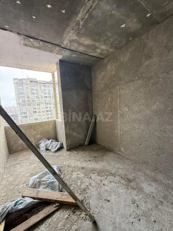 Satılır 4 otaqlı mənzil 150 m²
