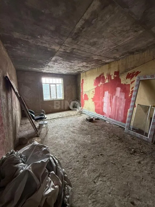 Satılır 4 otaqlı mənzil 150 m²