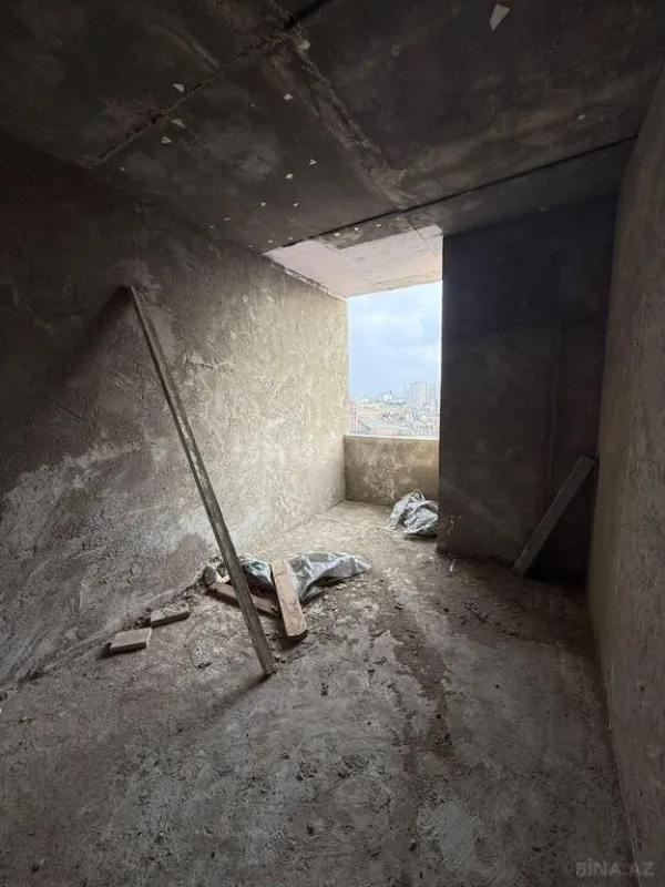 Satılır 4 otaqlı mənzil 150 m²