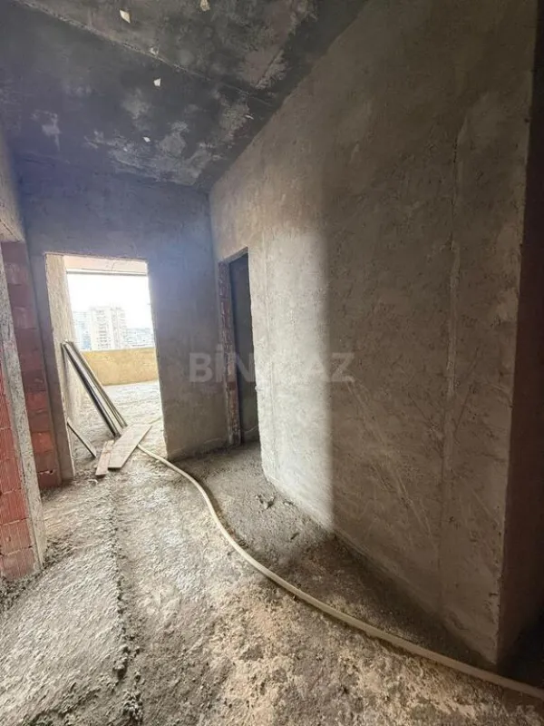Satılır 4 otaqlı mənzil 150 m²