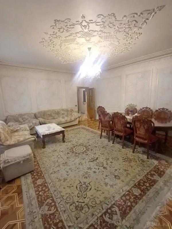 Satılır 5 otaqlı mənzil 115 m²