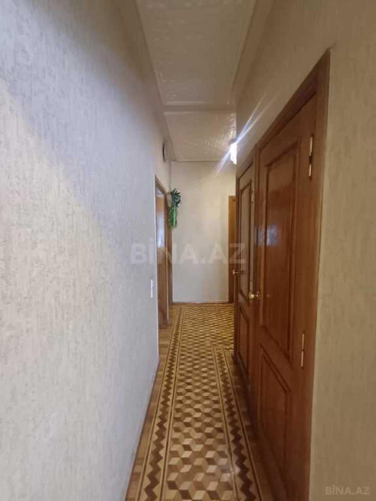Satılır 5 otaqlı mənzil 115 m²