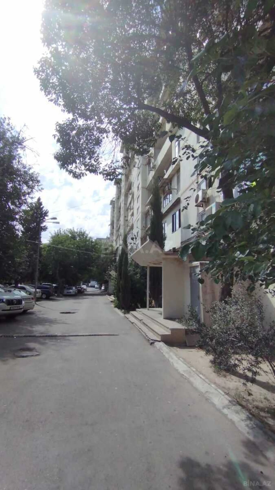 Satılır 5 otaqlı mənzil 115 m²
