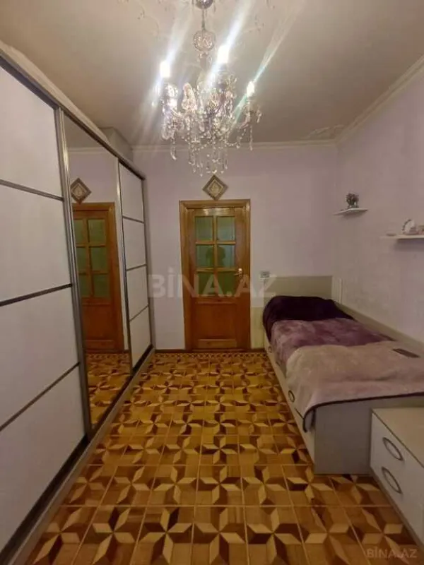 Satılır 5 otaqlı mənzil 115 m²