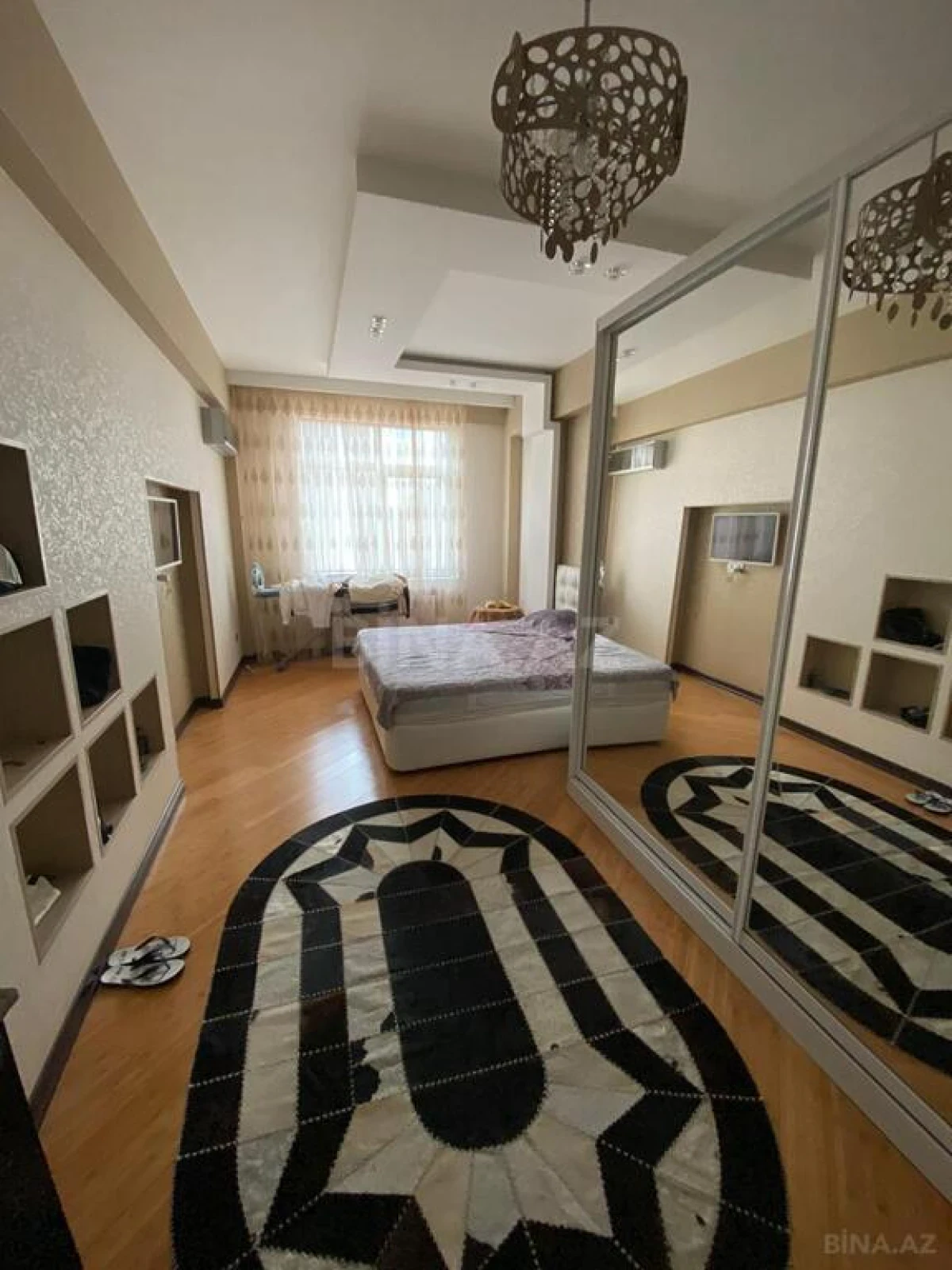 Kirayə verilir 3 otaqlı mənzil 131 m²
