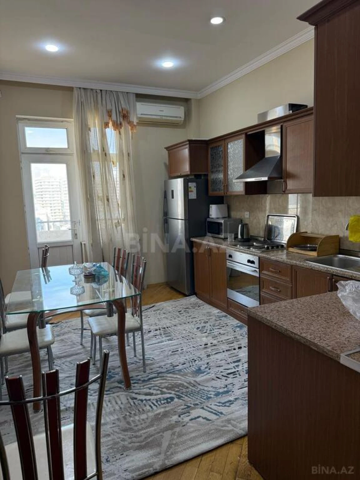 Satılır 3 otaqlı mənzil 138 m²