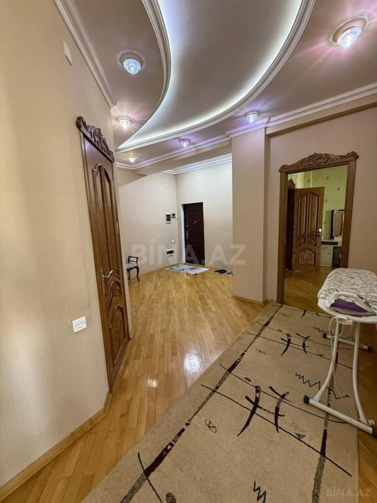 Satılır 3 otaqlı mənzil 138 m²