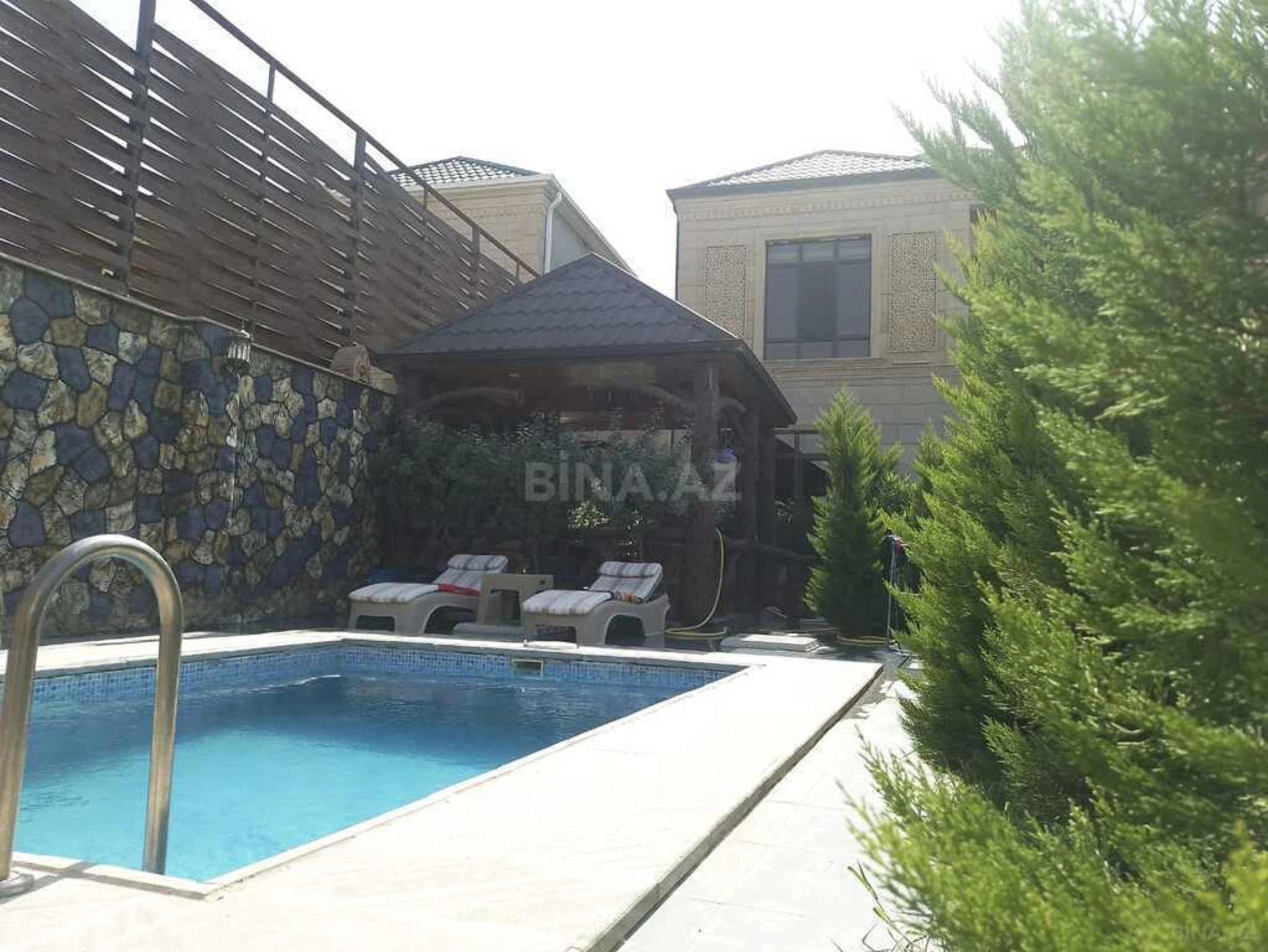 Kirayə verilir 6 otaqlı həyət evi 580 m²