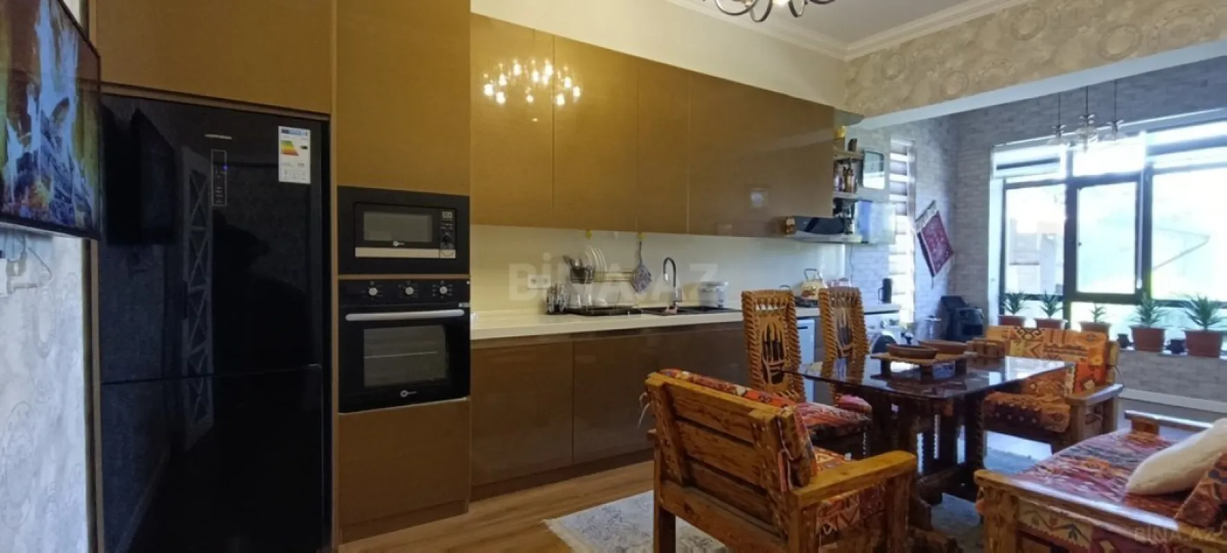 Kirayə verilir 6 otaqlı həyət evi 580 m²