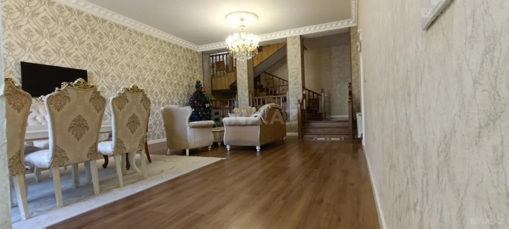 Kirayə verilir 6 otaqlı həyət evi 580 m²