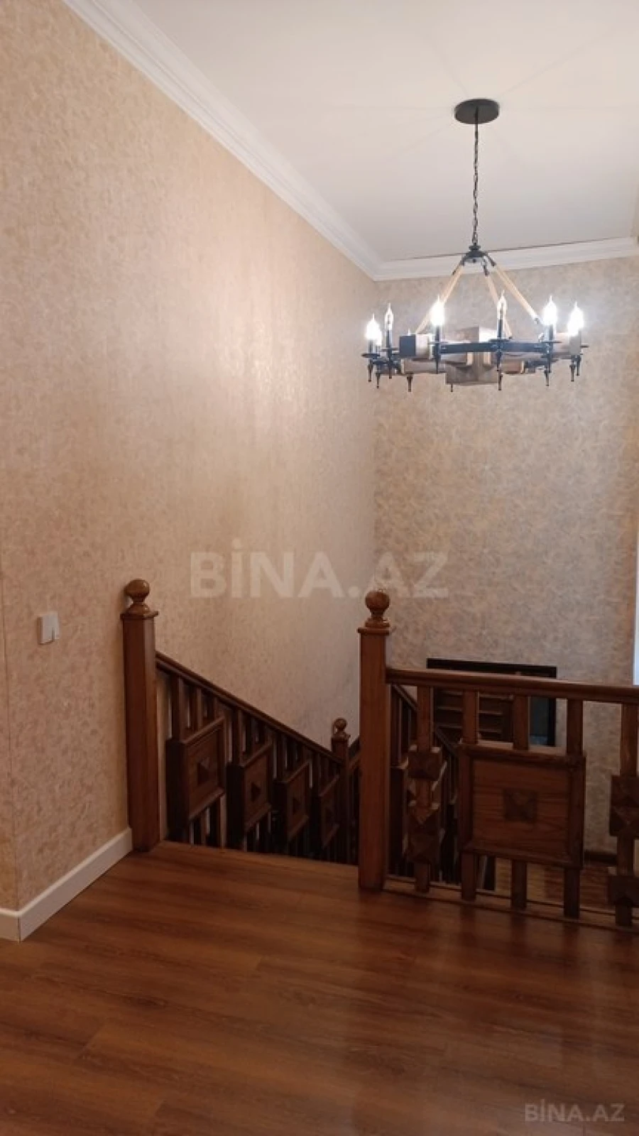 Kirayə verilir 6 otaqlı həyət evi 580 m²
