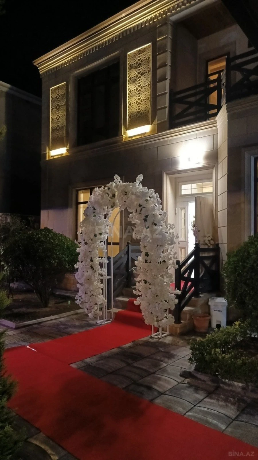 Kirayə verilir 6 otaqlı həyət evi 580 m²