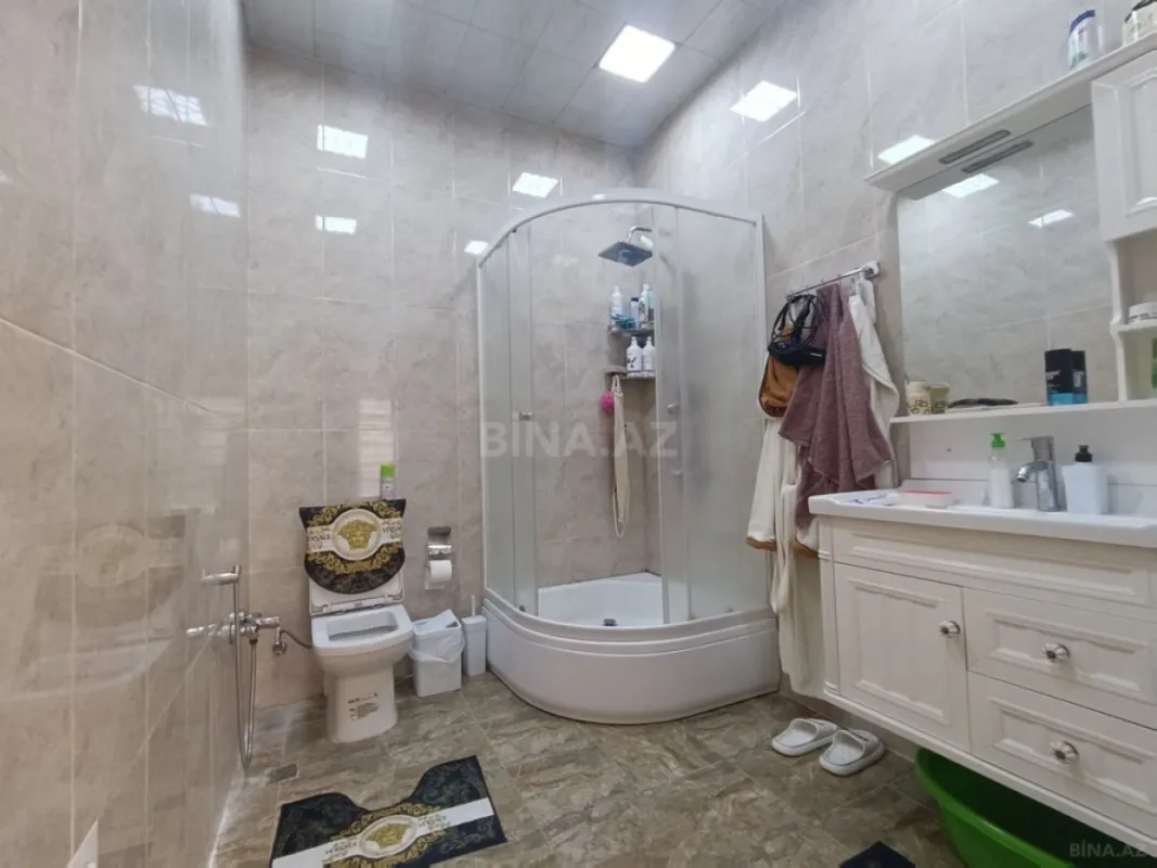 Kirayə verilir 6 otaqlı həyət evi 580 m²