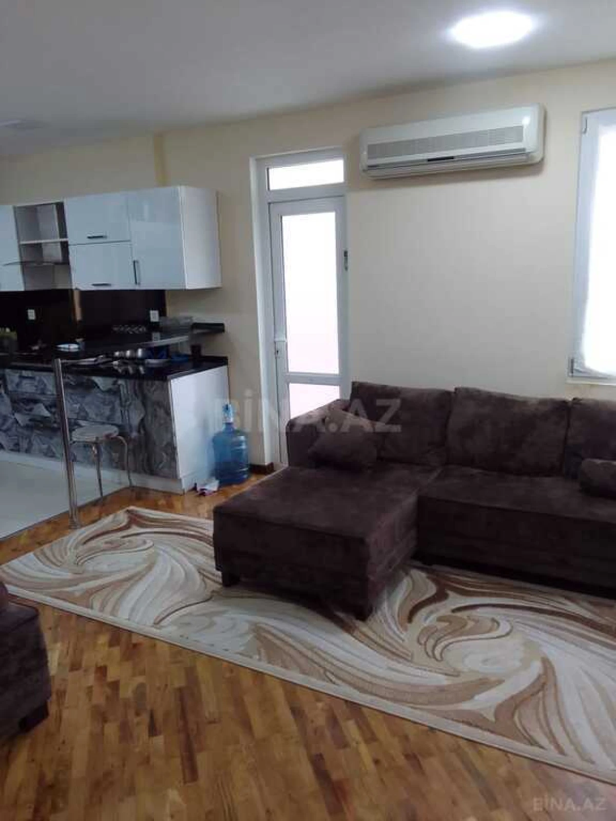 Satılır 4 otaqlı mənzil 110 m²