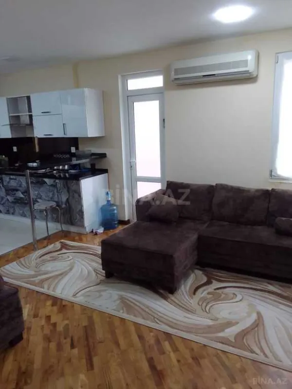 Satılır 4 otaqlı mənzil 110 m²