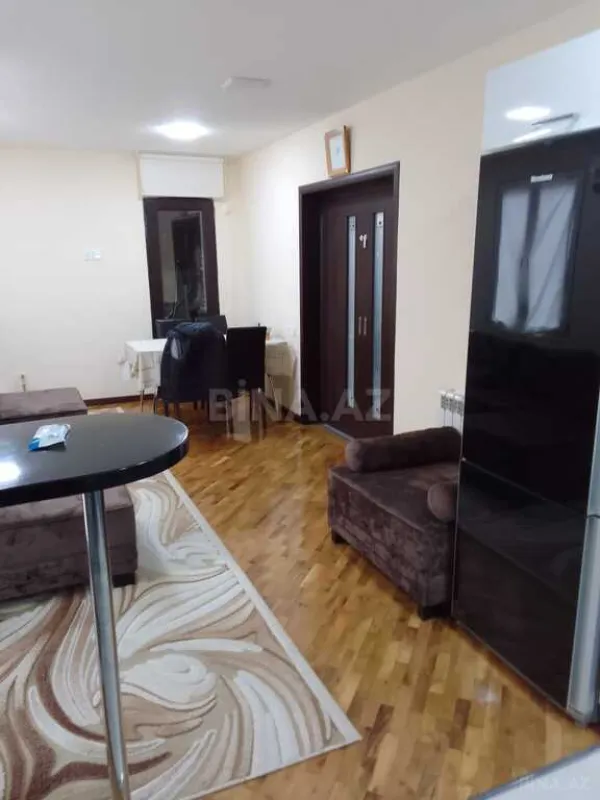Satılır 4 otaqlı mənzil 110 m²
