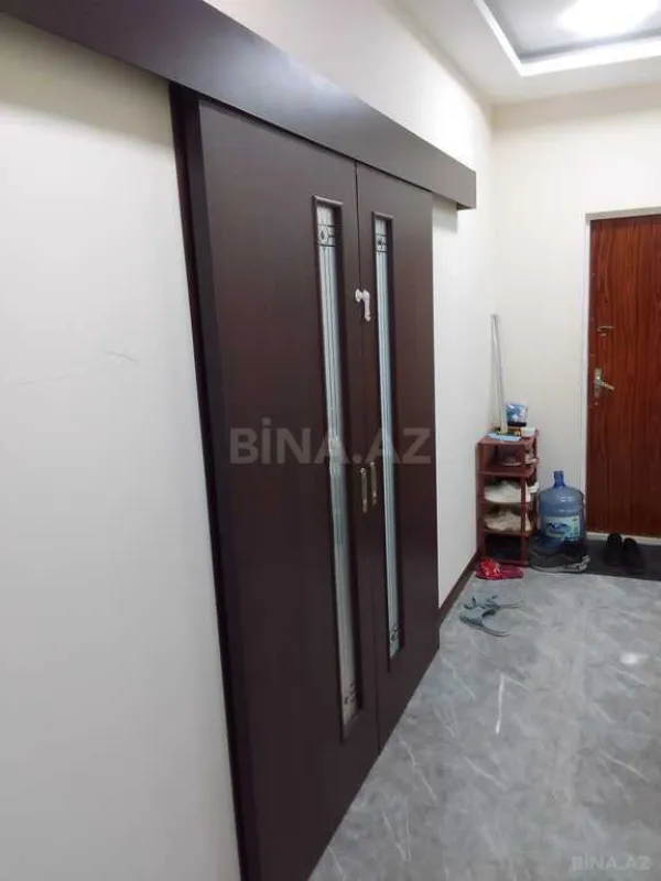 Satılır 4 otaqlı mənzil 110 m²