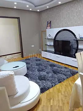 Satılır 4 otaqlı mənzil 110 m²