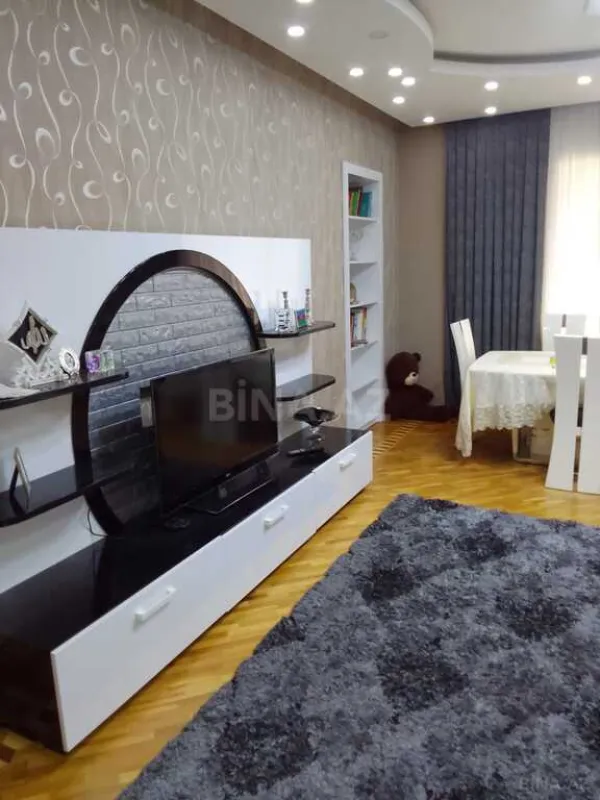 Satılır 4 otaqlı mənzil 110 m²