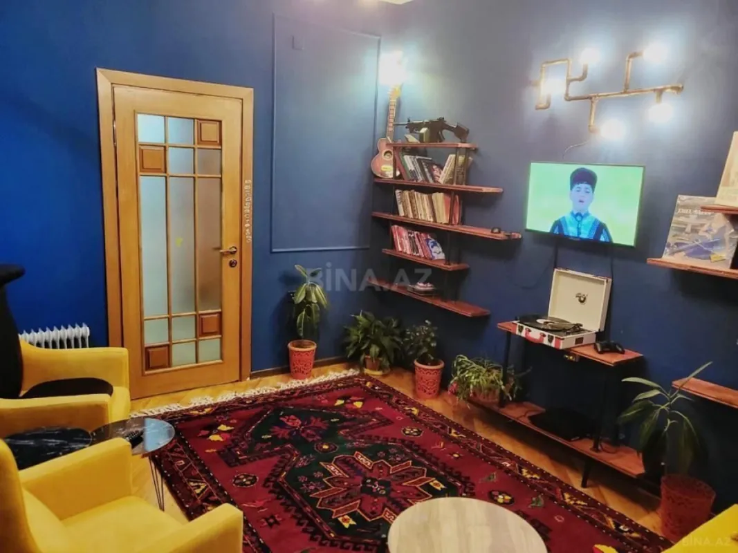 Satılır 20 otaqlı həyət evi 1600 m²