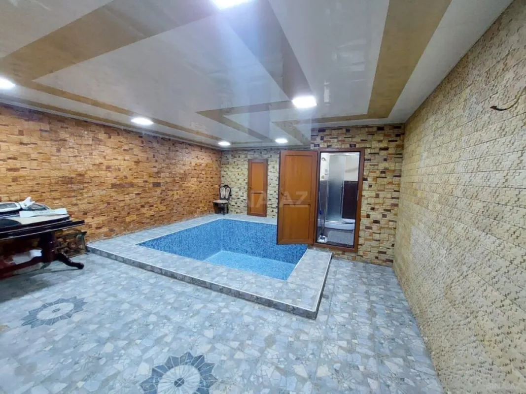Satılır 20 otaqlı həyət evi 1600 m²