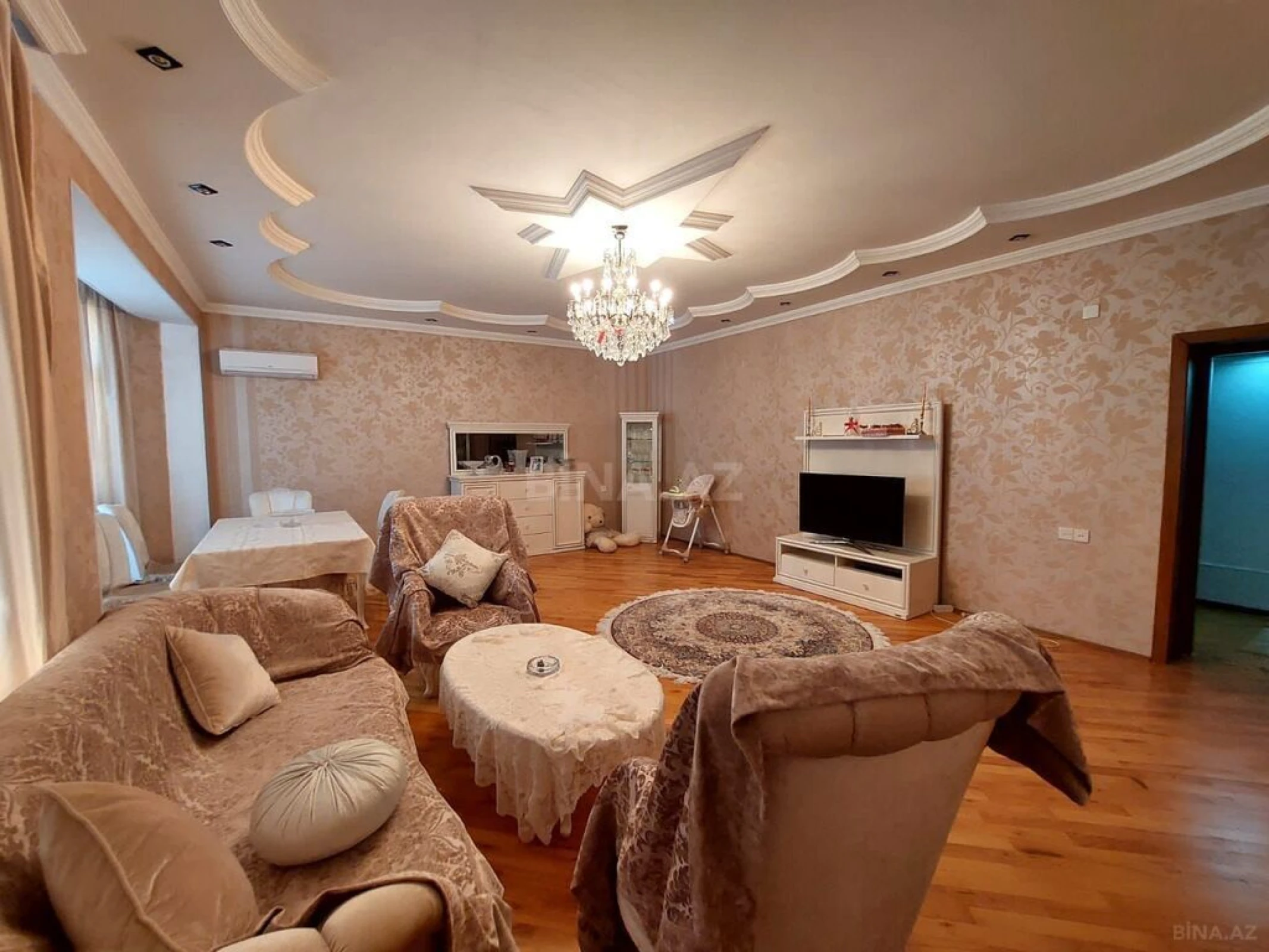 Satılır 20 otaqlı həyət evi 1600 m²