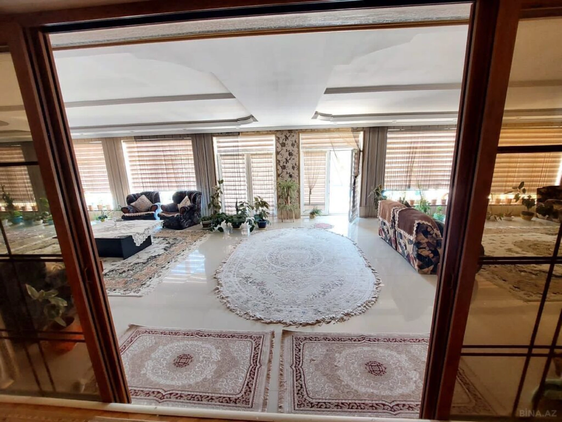 Satılır 20 otaqlı həyət evi 1600 m²