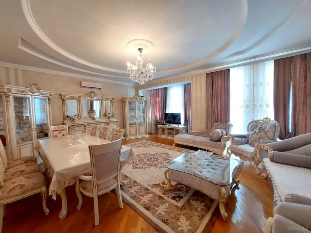 Satılır 20 otaqlı həyət evi 1600 m²