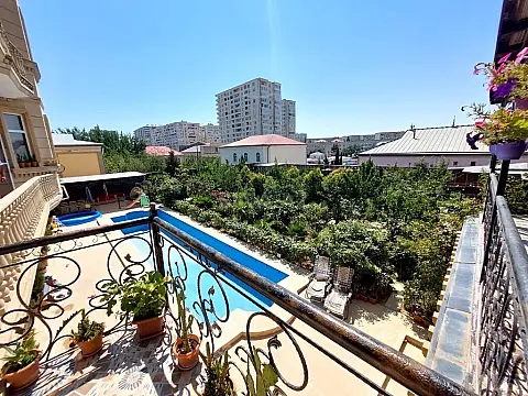 Satılır 20 otaqlı həyət evi 1600 m²