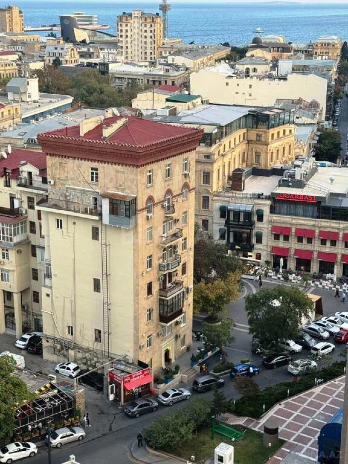 Satılır 3 otaqlı mənzil 137 m²