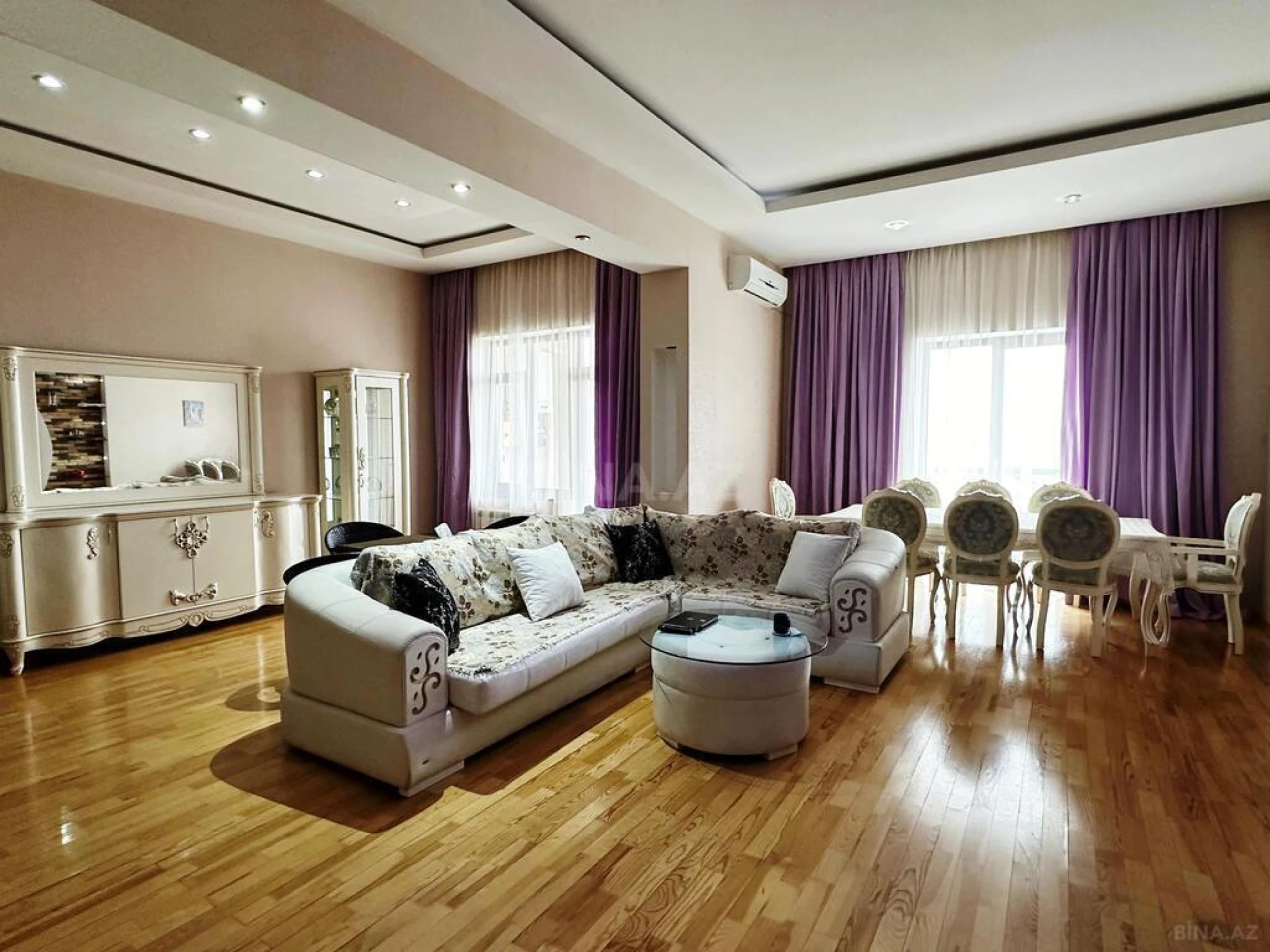 Satılır 3 otaqlı mənzil 138 m²