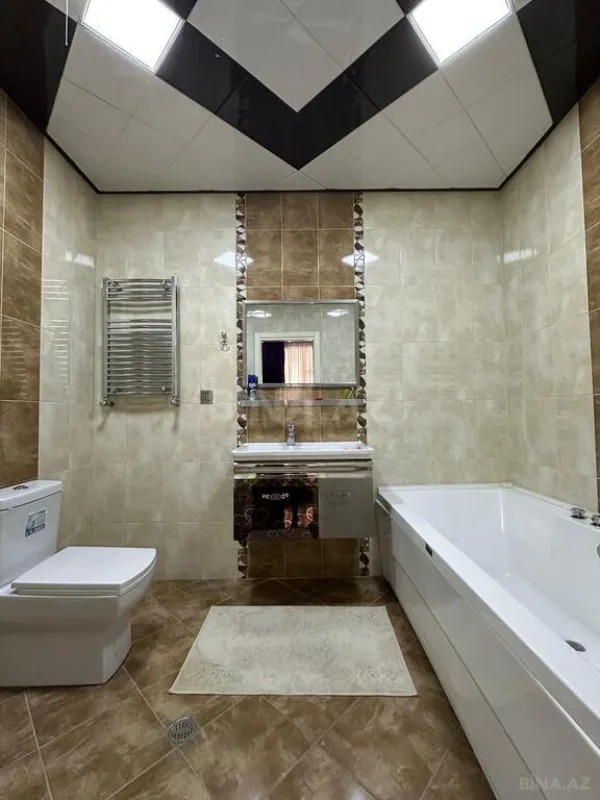 Satılır 3 otaqlı mənzil 138 m²