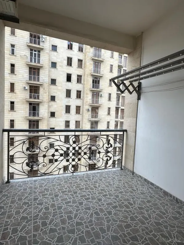 Satılır 3 otaqlı mənzil 138 m²