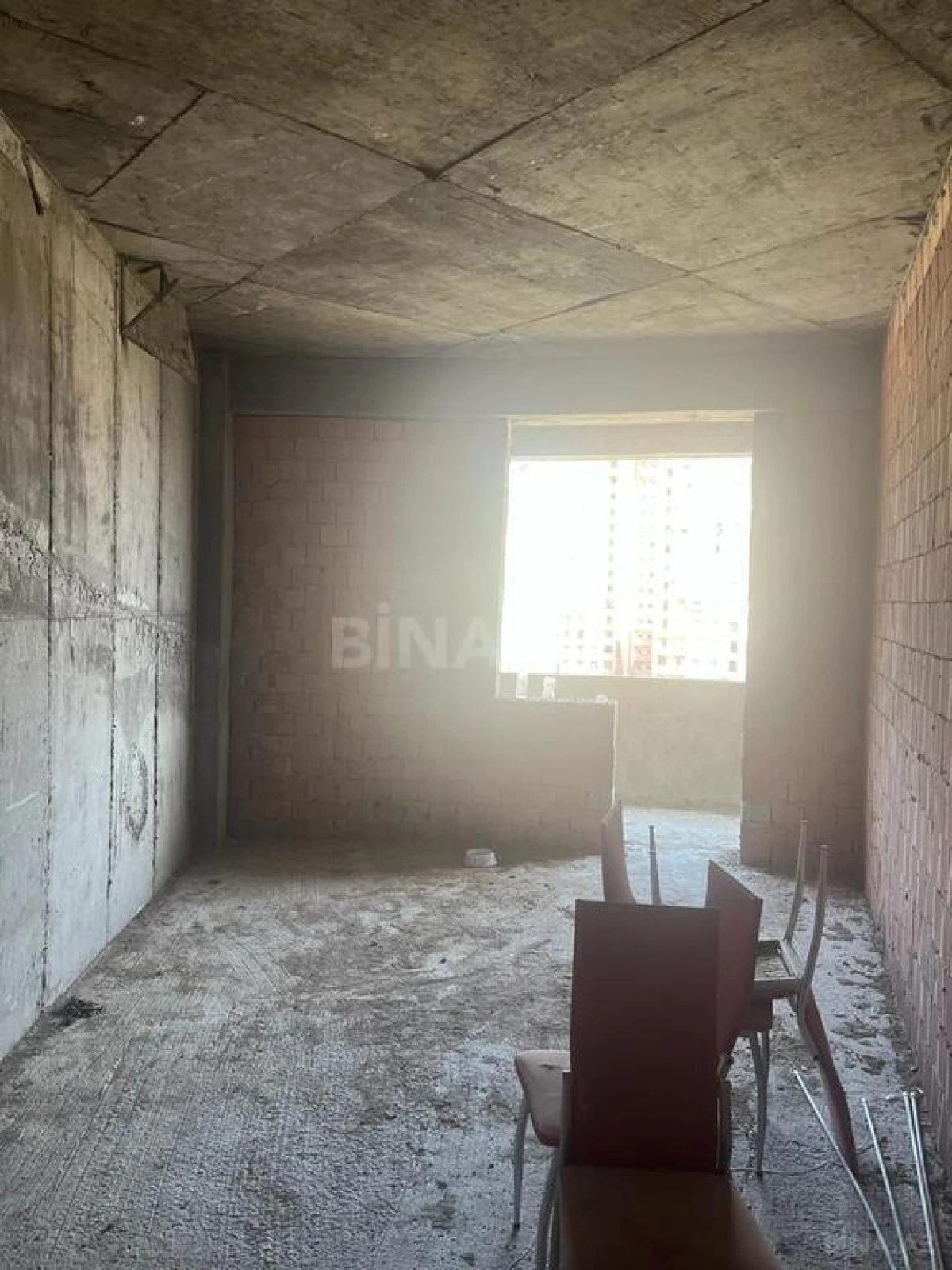 Satılır 4 otaqlı mənzil 220 m²