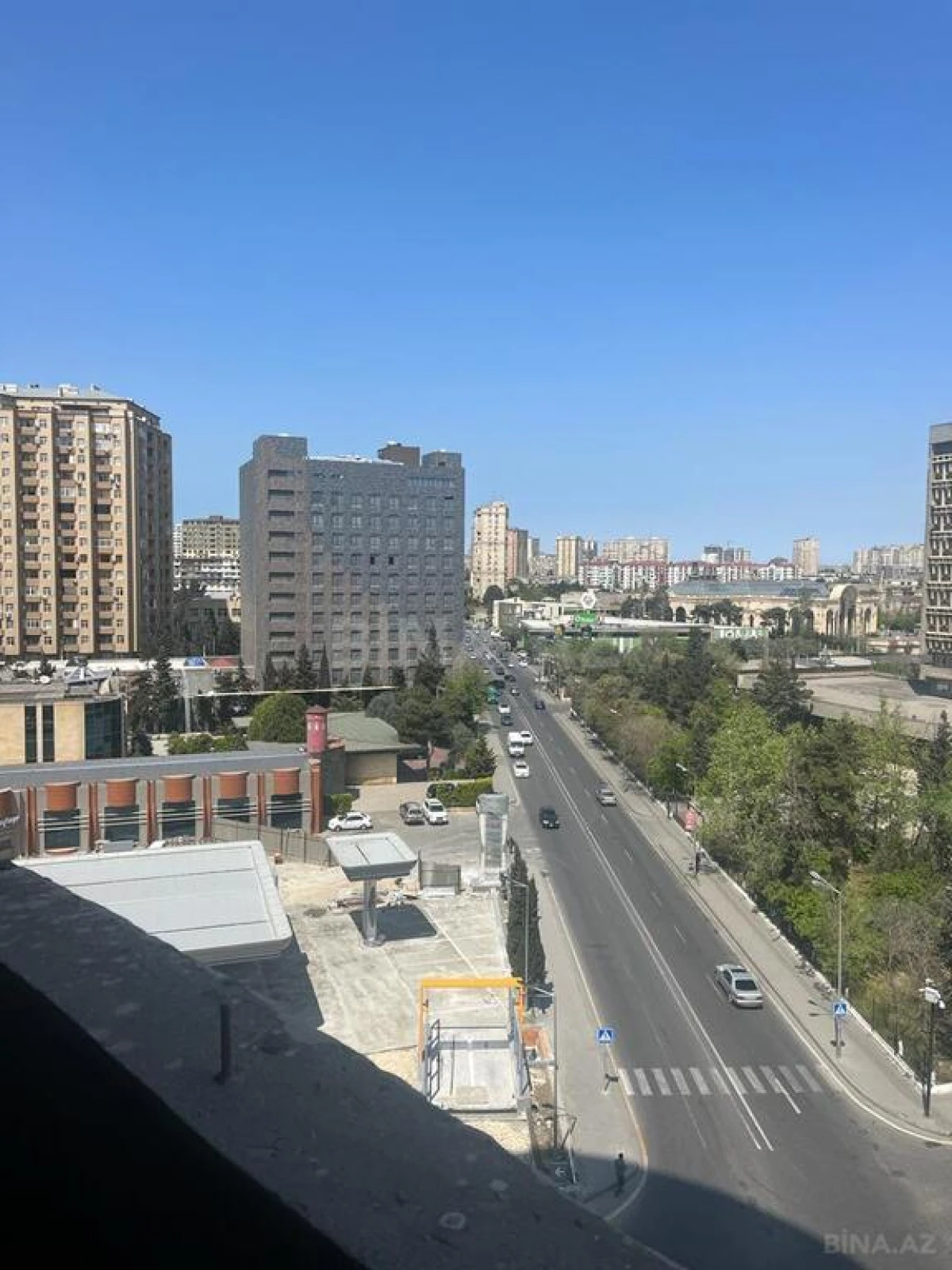 Satılır 4 otaqlı mənzil 220 m²