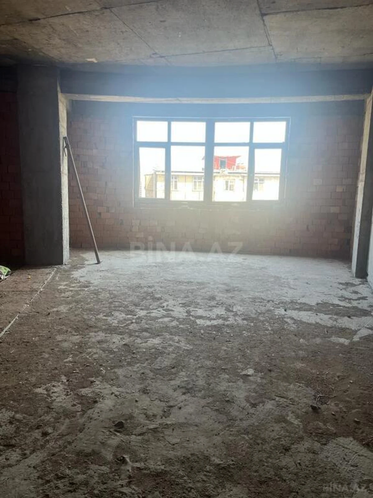 Satılır 4 otaqlı mənzil 220 m²