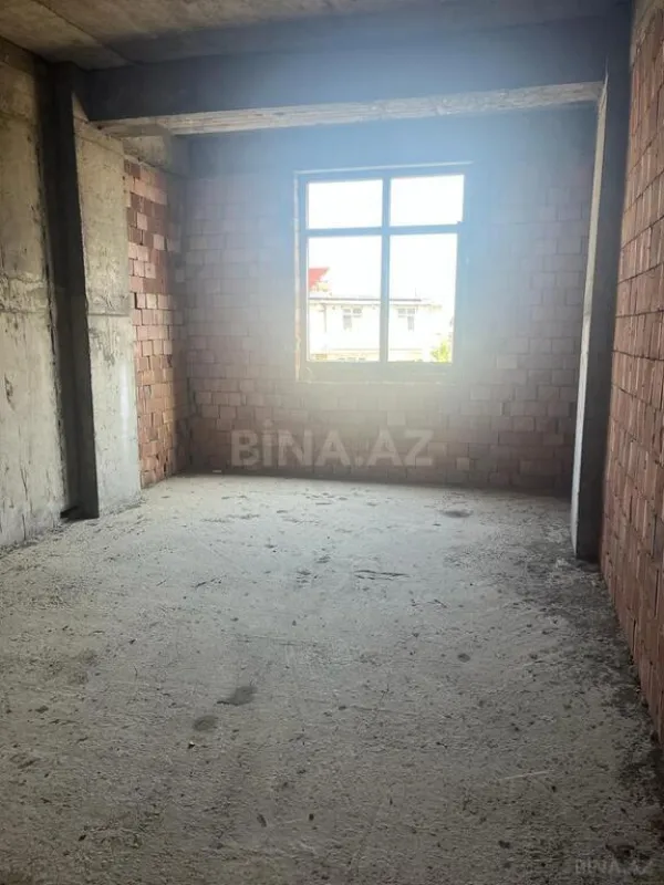 Satılır 4 otaqlı mənzil 220 m²