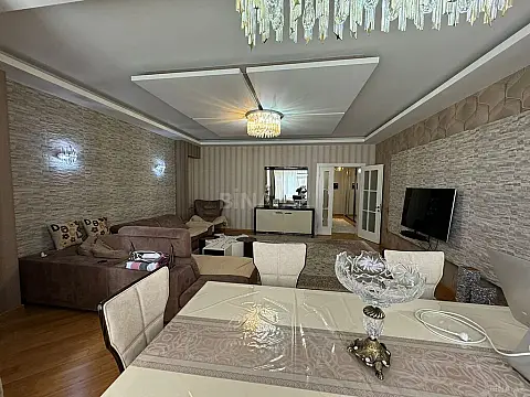 Satılır 4 otaqlı mənzil 200 m² — Bakı 4 otaq 200.00 m²