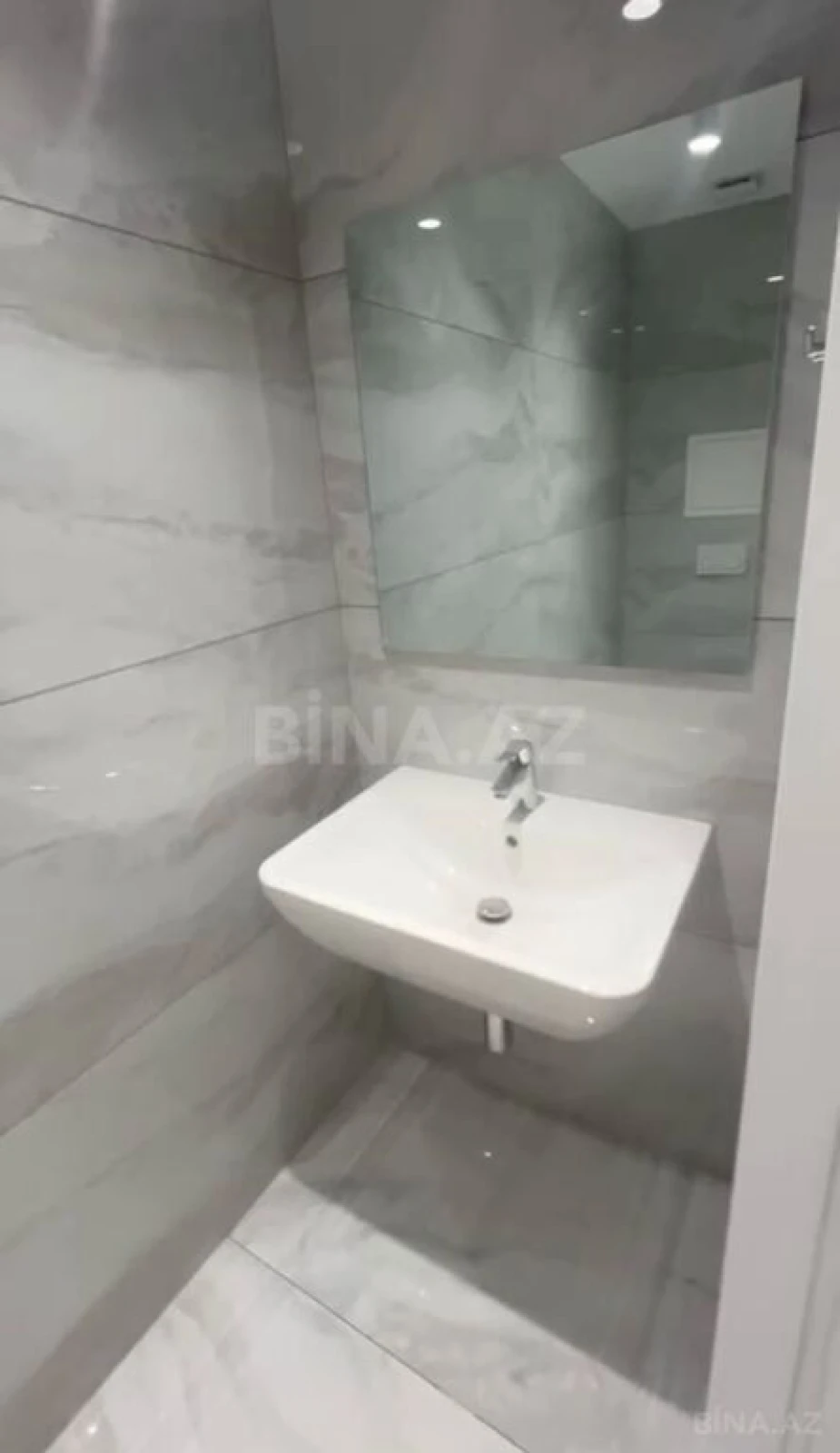 Satılır obyekt 43 m²