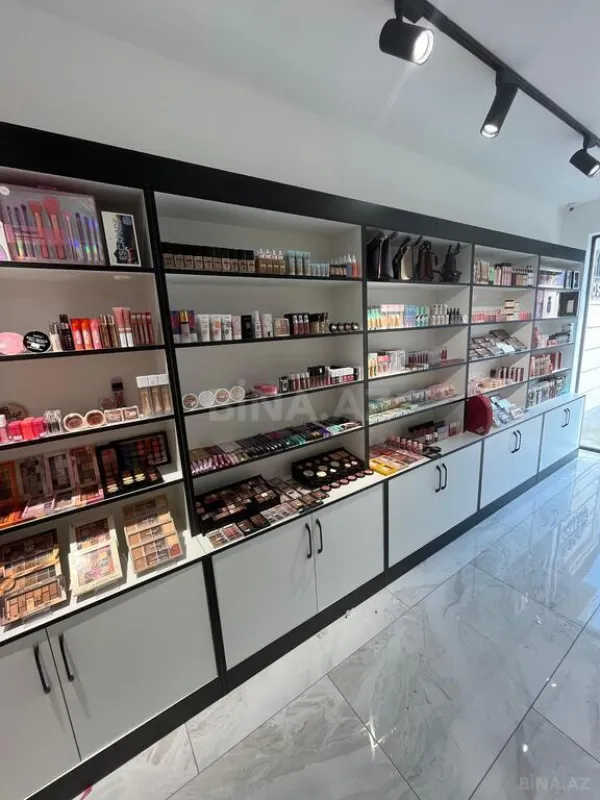 Satılır obyekt 43 m²