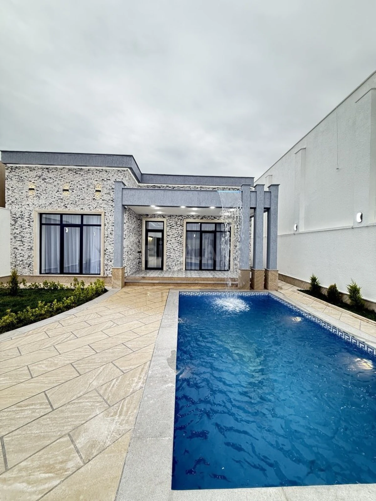 Satılır 4 otaqlı həyət evi 160 m²