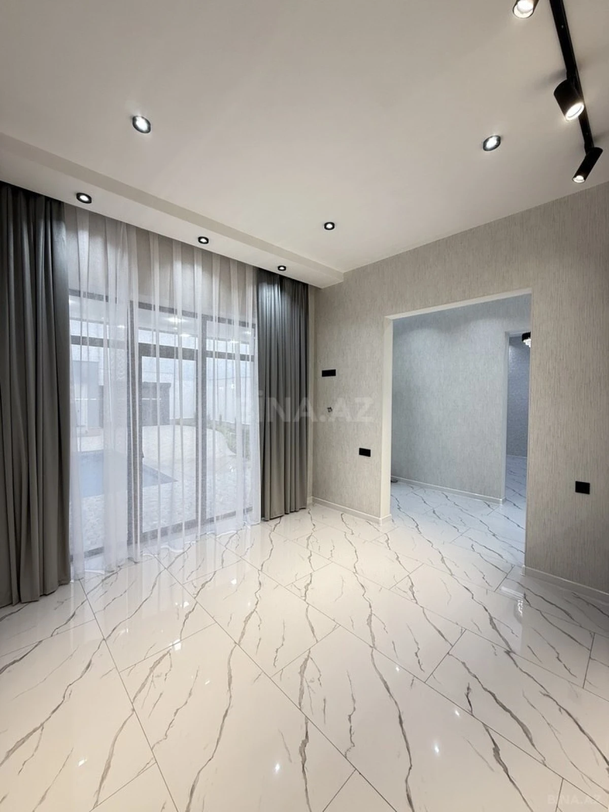 Satılır 4 otaqlı həyət evi 160 m²
