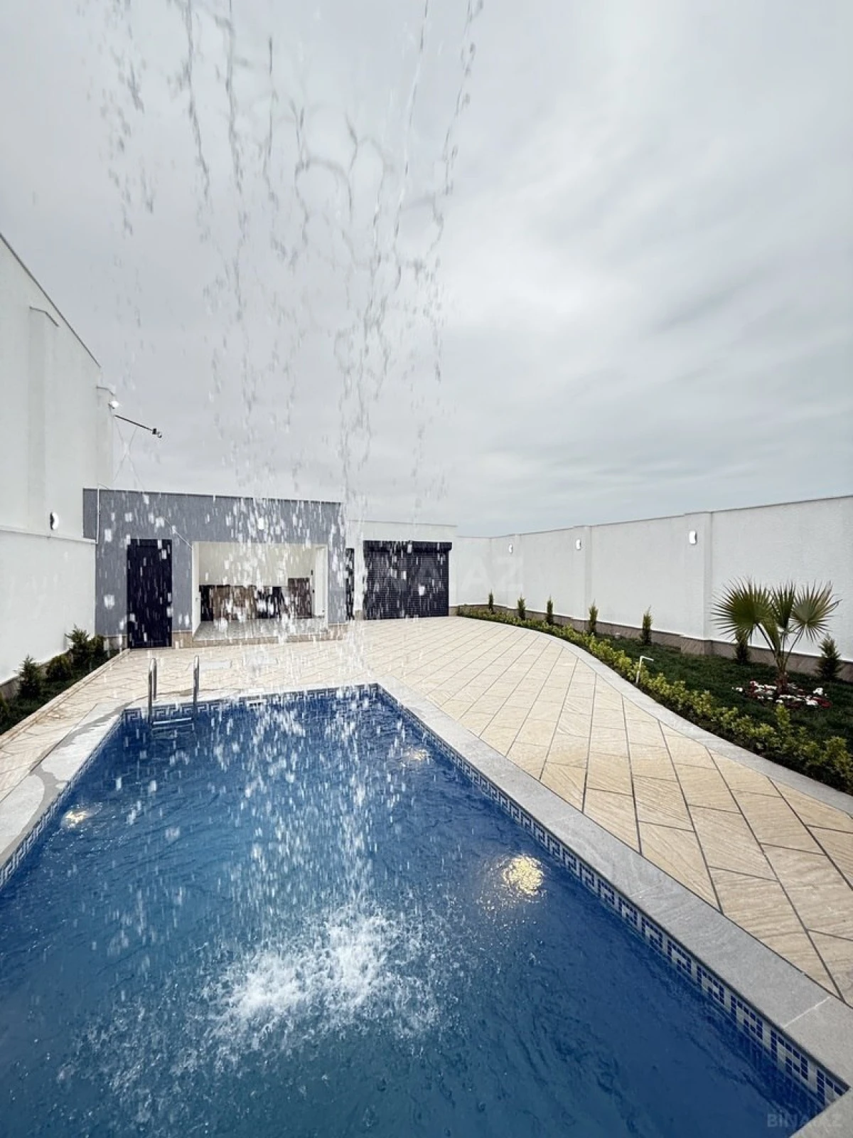 Satılır 4 otaqlı həyət evi 160 m²