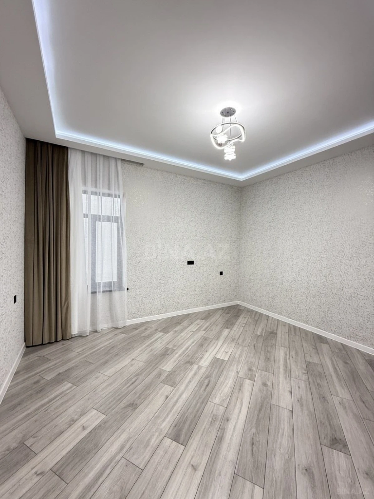 Satılır 4 otaqlı həyət evi 160 m²