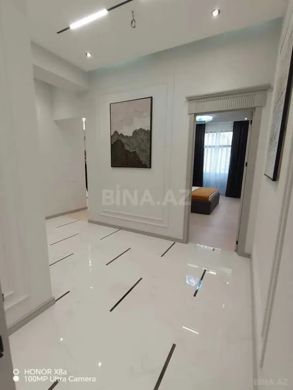 Satılır 3 otaqlı mənzil 125 m²