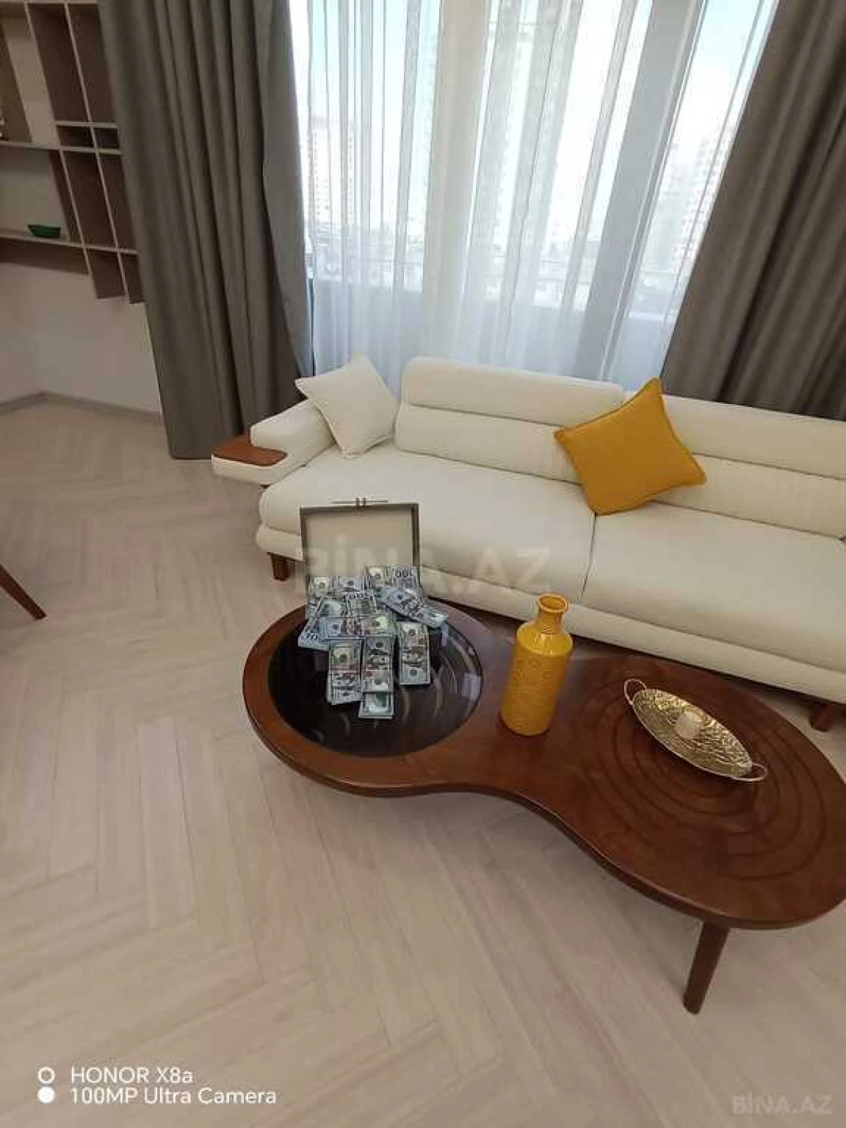 Satılır 3 otaqlı mənzil 125 m²